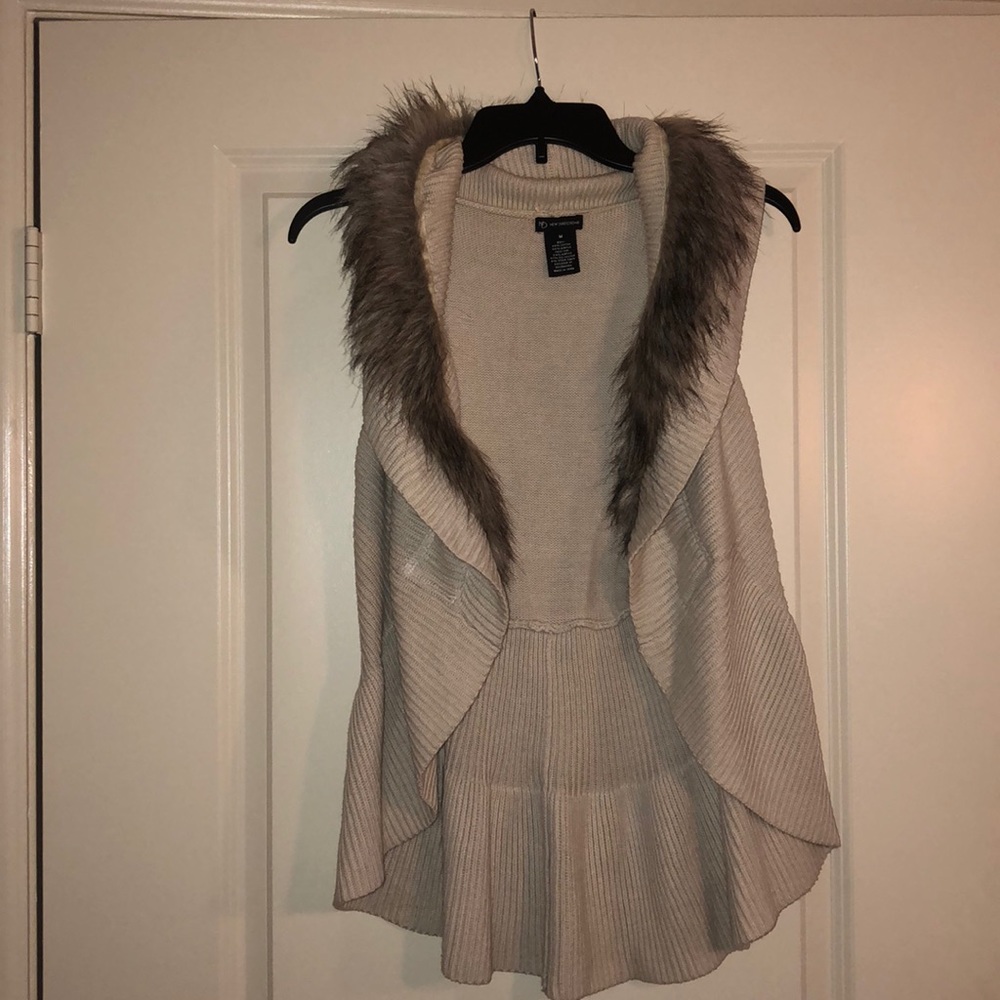Vest with faux fur detail
